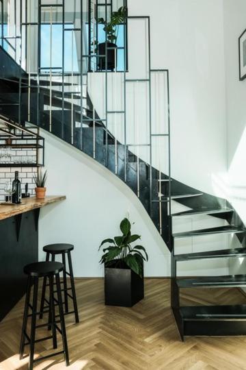 Blackriver Loft Mit Gratis Parkplatz Nahe Schoenbrunn Und U6 Appartement Wenen